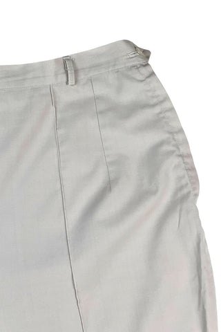 Vintage 1950s shorts in light beige cotton with front pin tuck sewn pleat accents and small belt loops. The shorts close in the side with a metal zipper and button closure and are unlined.

Designed with a high waist fit, with long and lean leg openings, hitting at the lower mid thigh.

Fashioned by Louben of Montreal. Made in Canada.