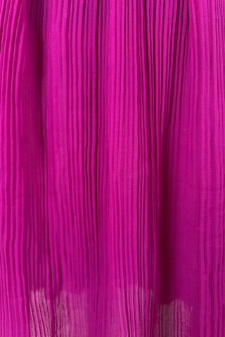Vintage 1970s cocktail dress in raspberry chiffon with an accordion pleated skirt with elasticized waist.

Designed by Lori Ann Petites. Made in Canada.

Marked size 7/8. Fits like a medium to large.