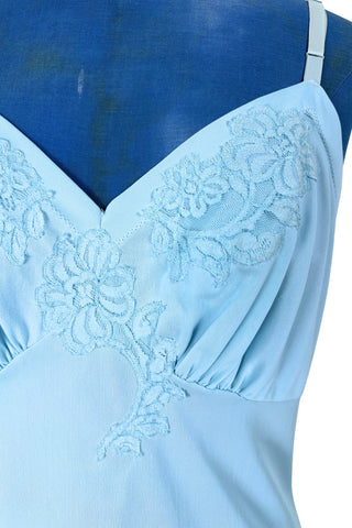 Vintage 1950s Full Slip Light Blue Lace Kayser 34 - Small