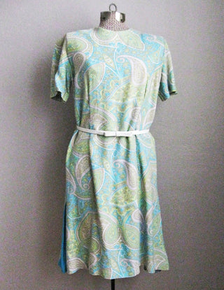 Short Sleeve 1960s Shift Dress Paisley